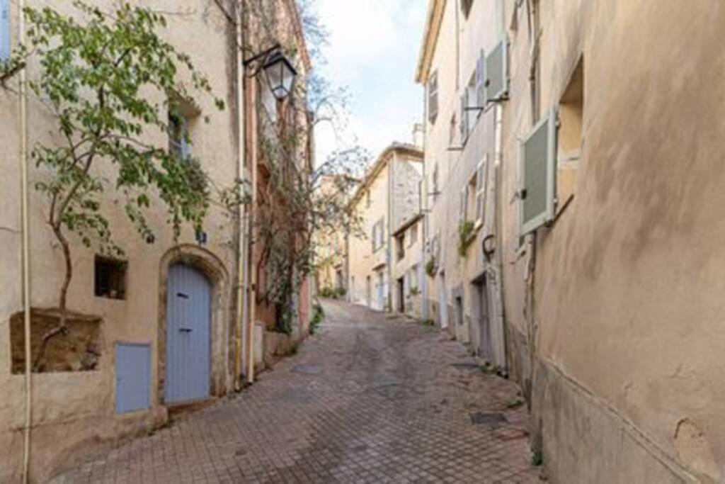 Le Charme Du Medieval Dans Un Appartement Cosy Hyères Eksteriør billede